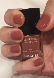 Chanel Le Vernis Nail Colour Nail Varnish 491 Rose Confidentiel Review Swatch