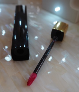 Chanel Rouge Allure Gloss 18 Seduction review swatch
