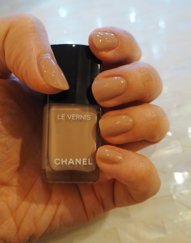 Chanel Le Vernis Organdi Nail Colour Review Swatch